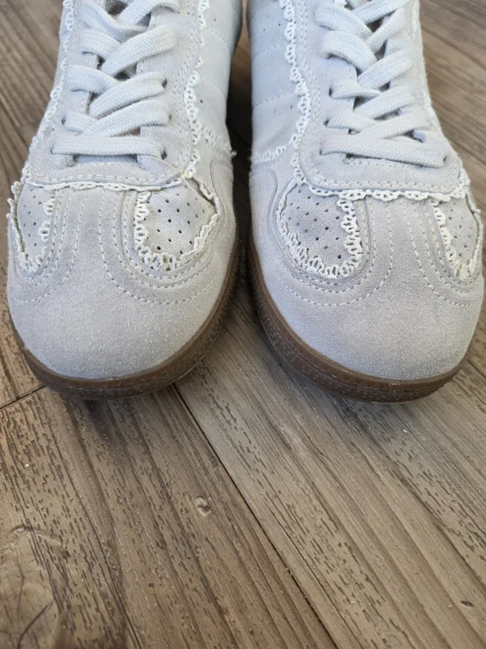 Belinda Casual Sneaker - Picture 3 of 9